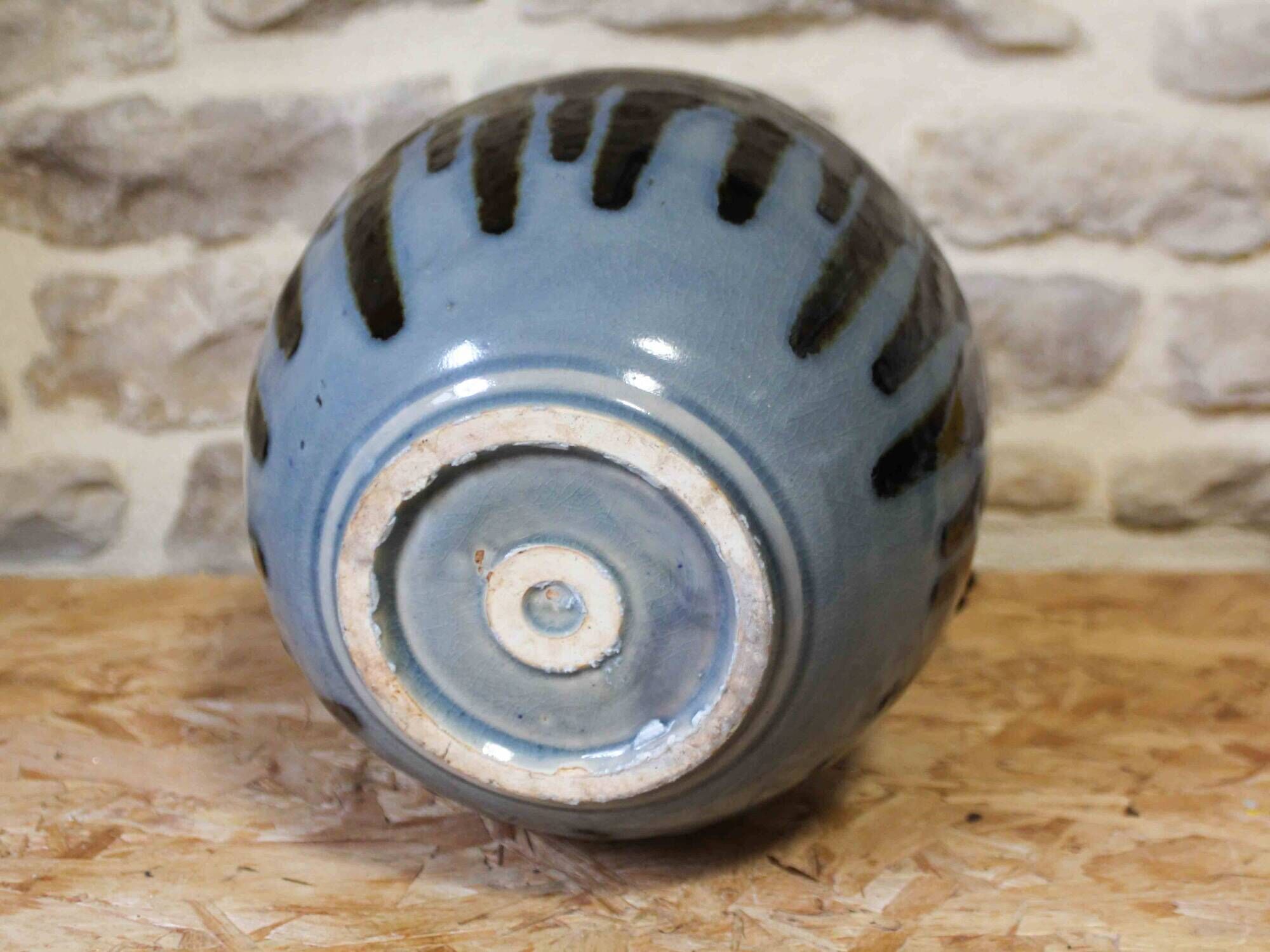 Ceramic lamp base