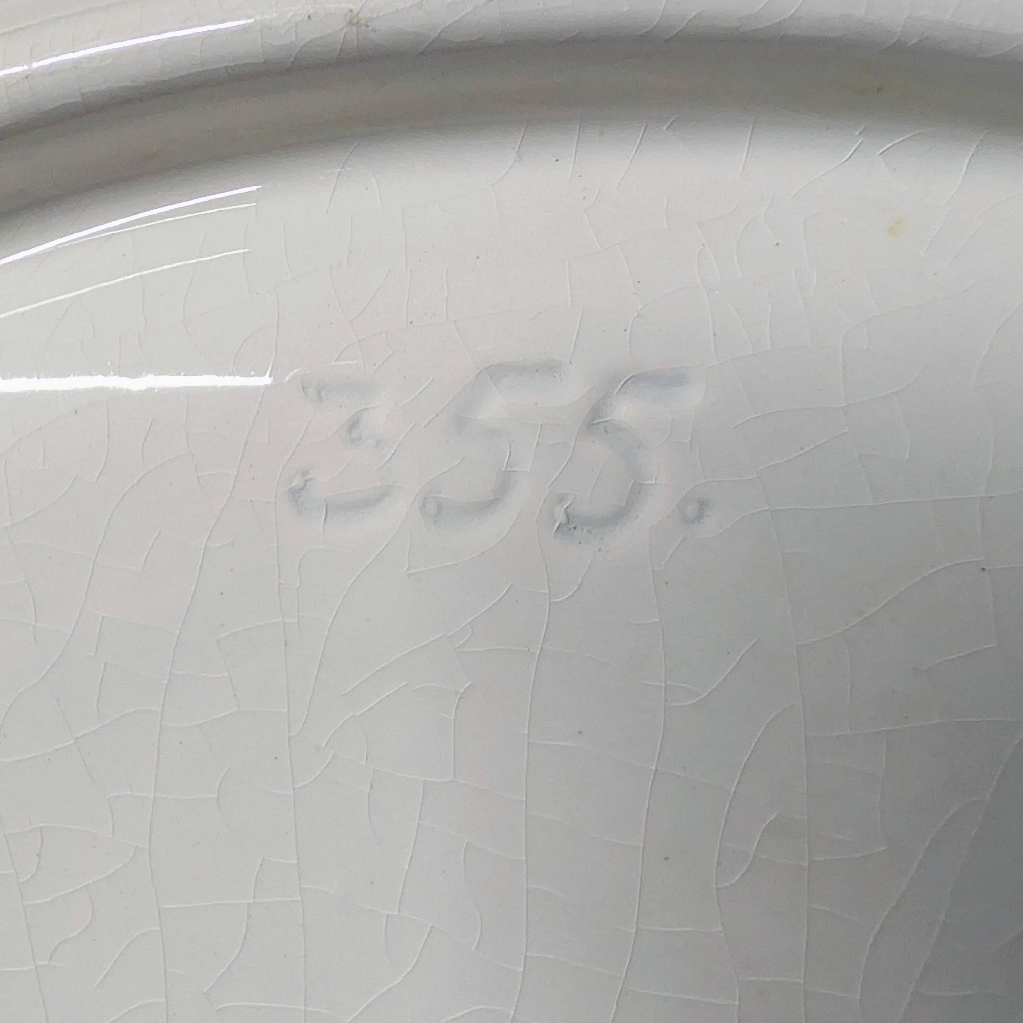 Compartmented earthenware dish