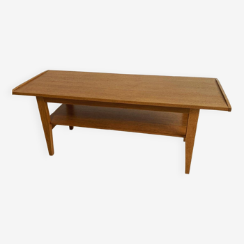 Table basse vintage en bois.