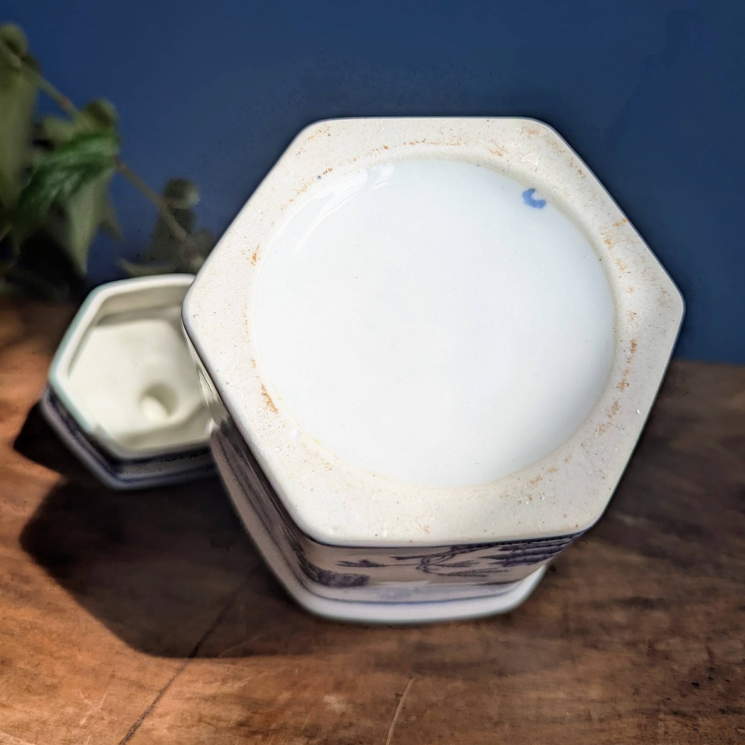 18cm Chinese White and Blue 6-Sided Covered Pot