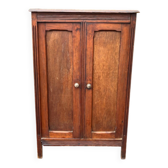 Small cabinet with 2 doors