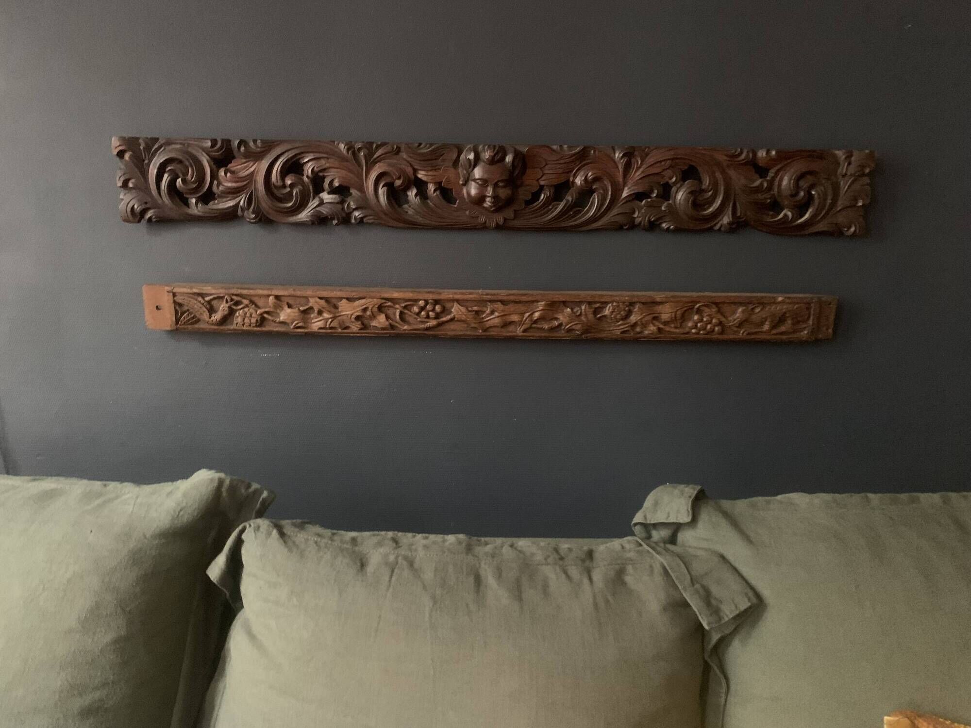 Haute époque wall frieze in carved walnut wood, 16th century