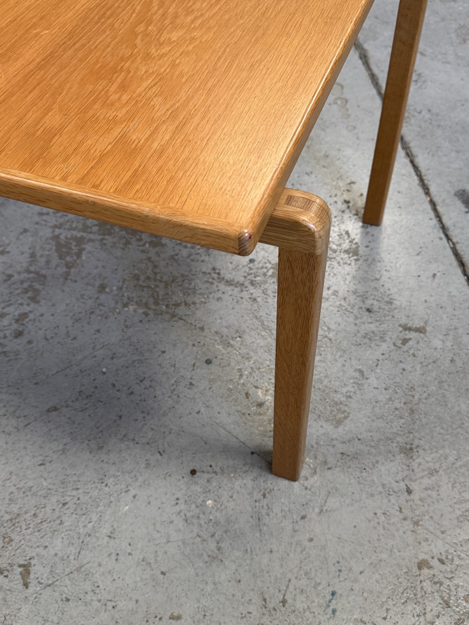 Table Alvar Aalto