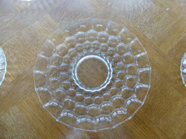 Dish and 6 duralex plates in vintage transparent glass 1970