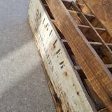 Wooden bottle box