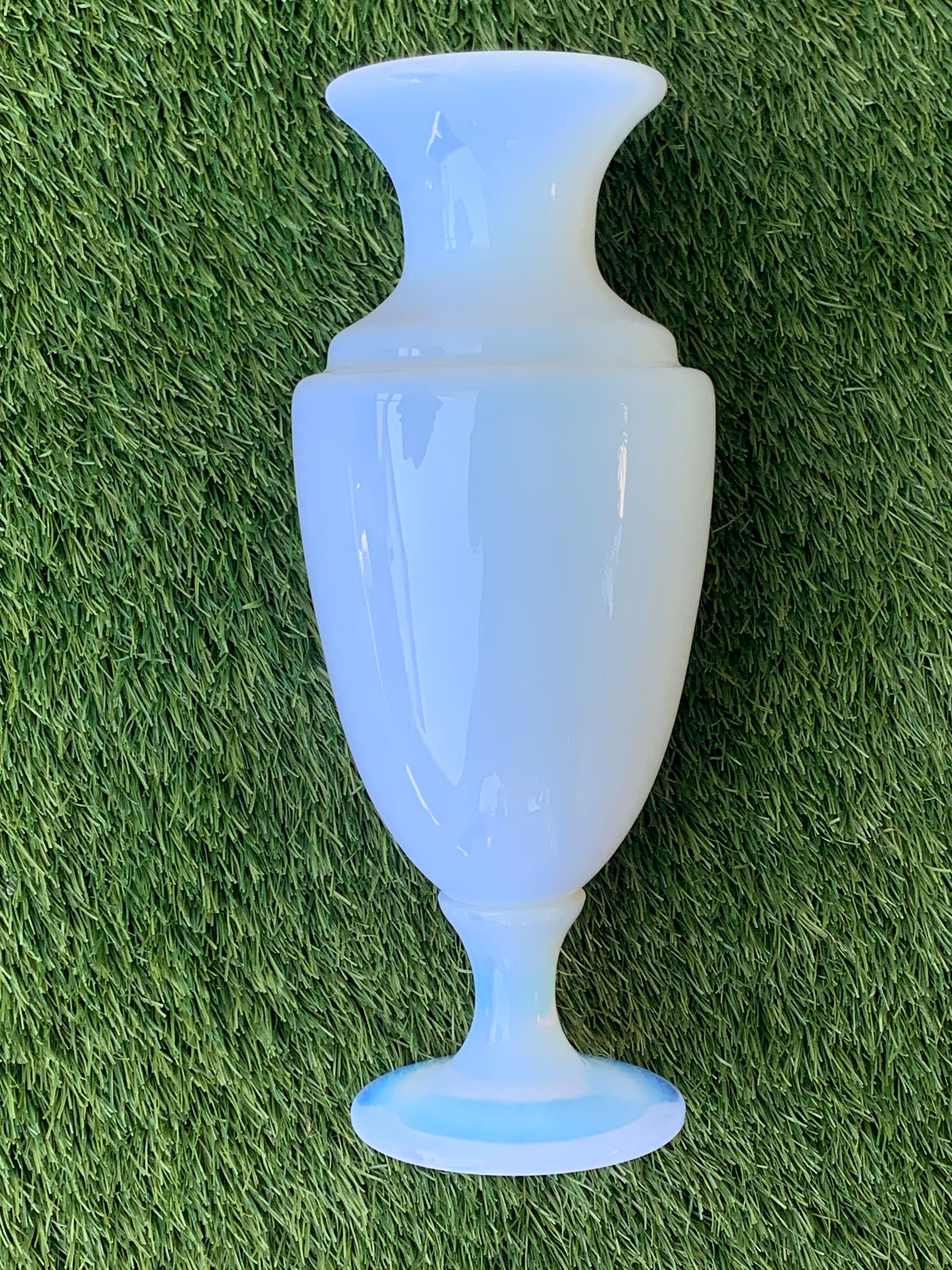 Opaline vase signed Sèvres, Paris