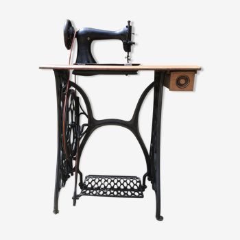 Singer sewing machine table