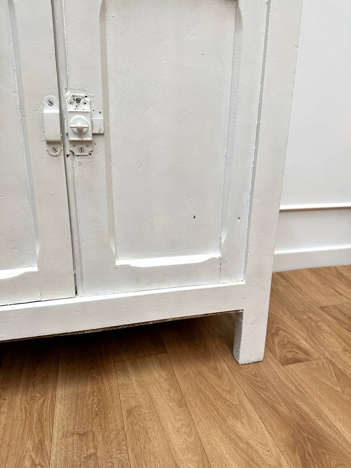 White Parisian sideboard