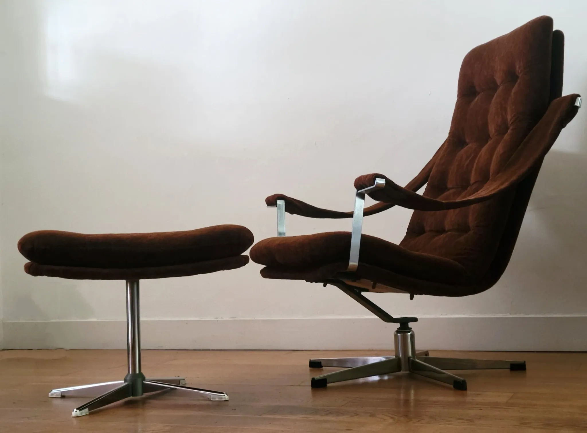 Geoffrey Harcourt swivel lounge chair with ottoman for Artifort
