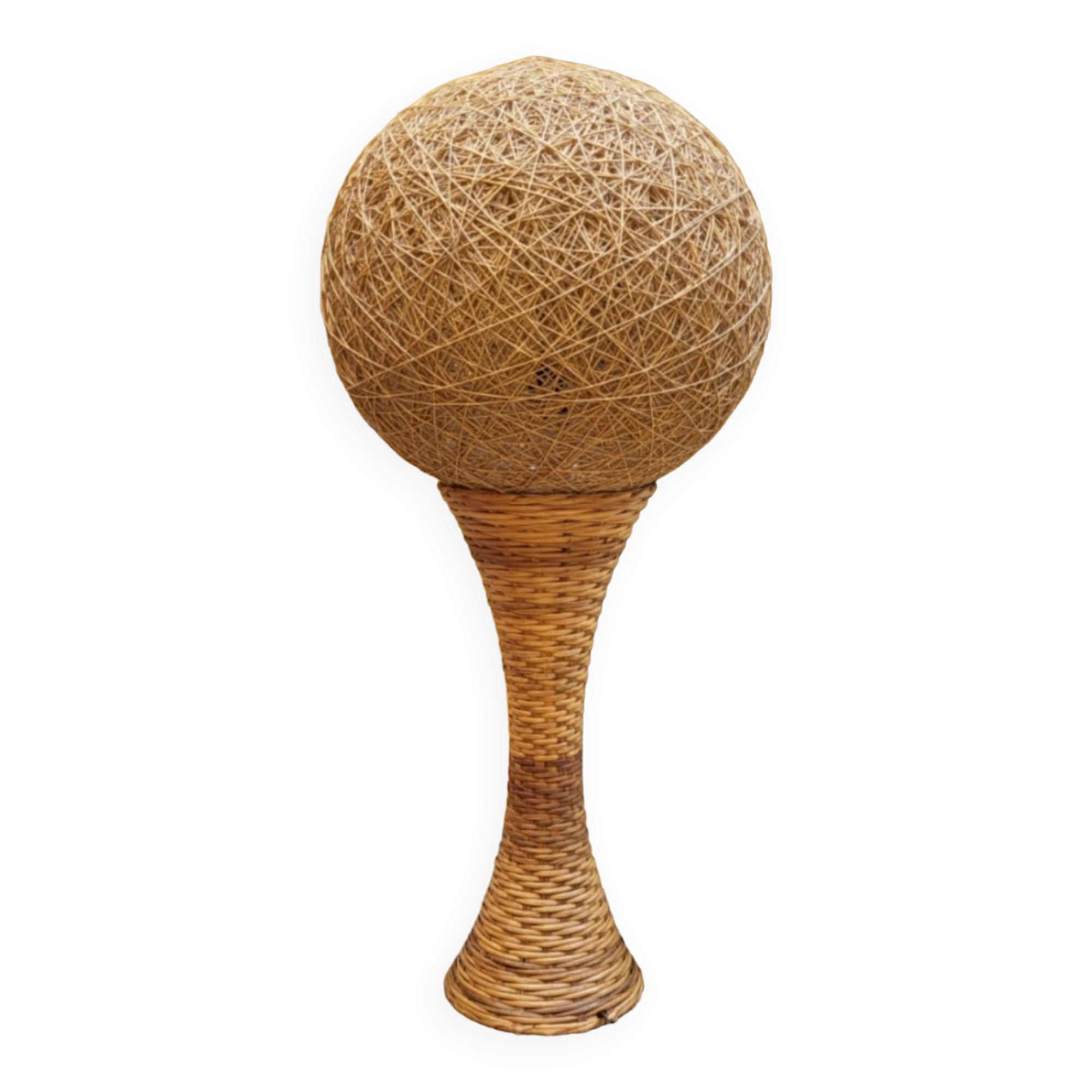 Large lamp made of rattan and rope