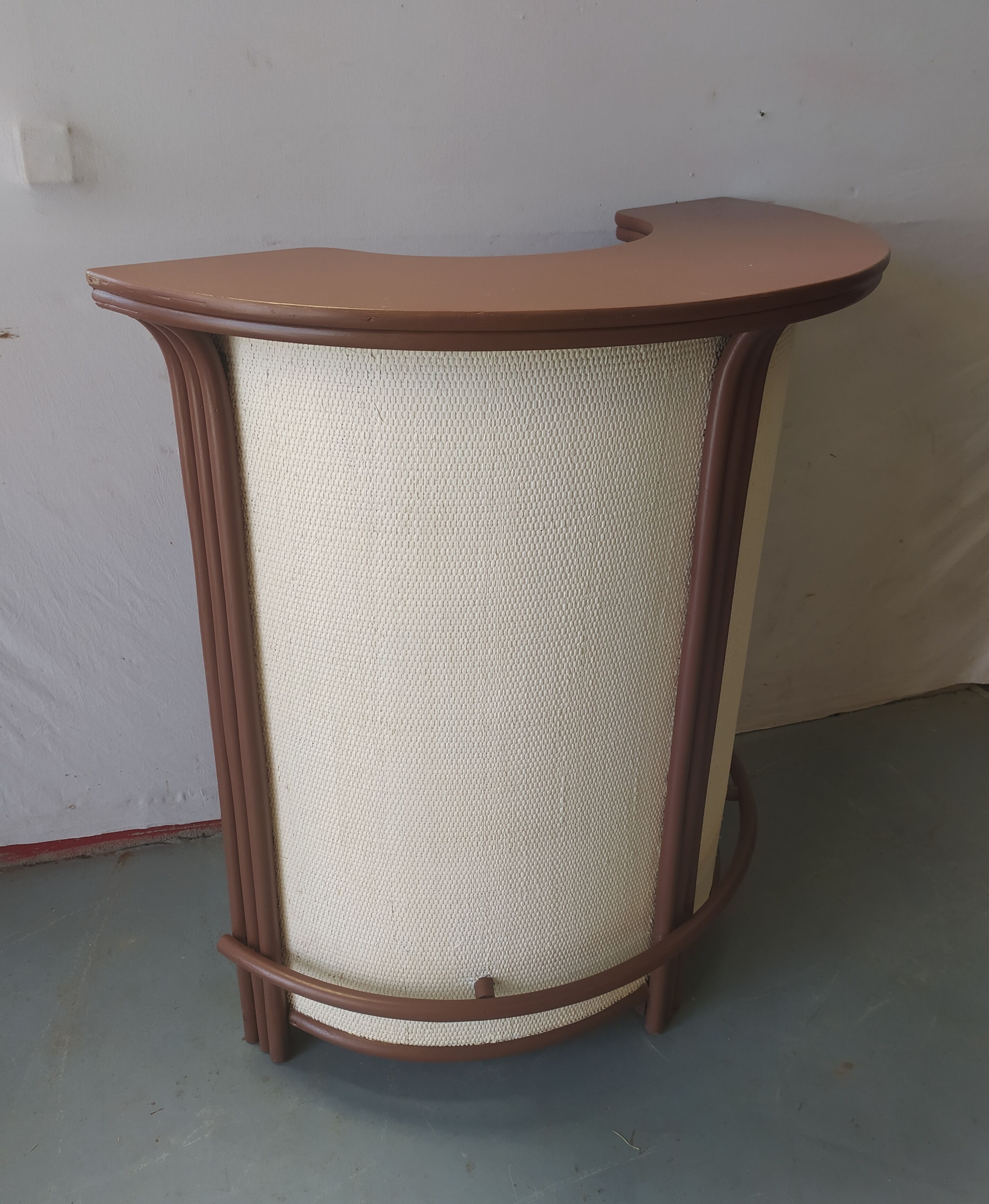 Vintage rattan bar