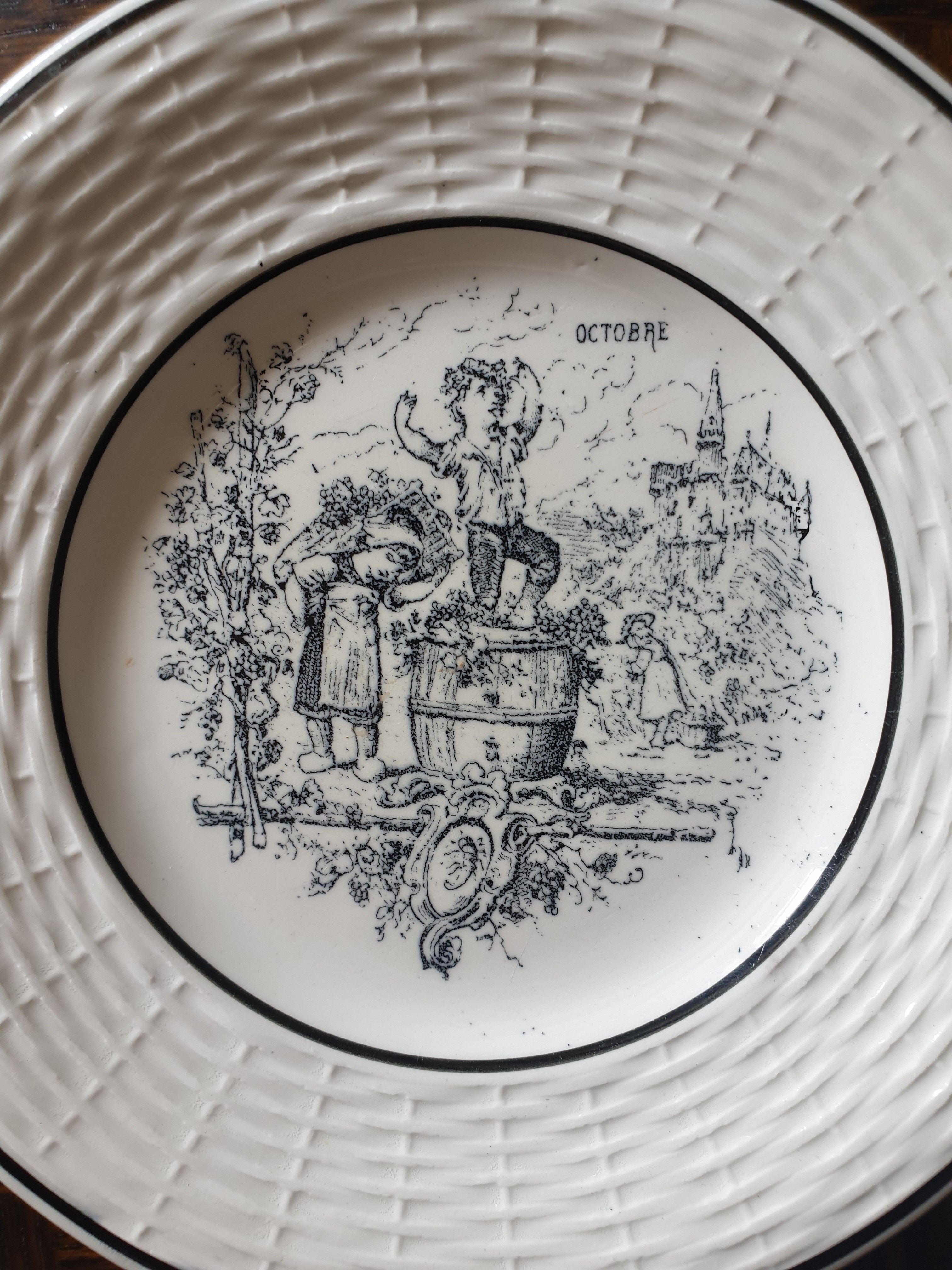 Old plate "the months of the year"