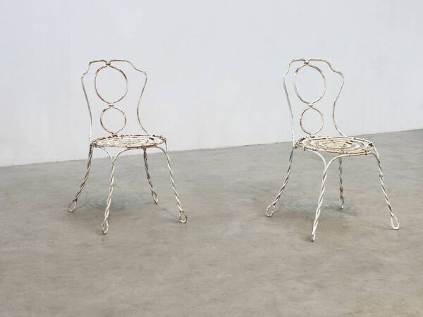 Ensemble de deux chaises de jardin sculpturales françaises