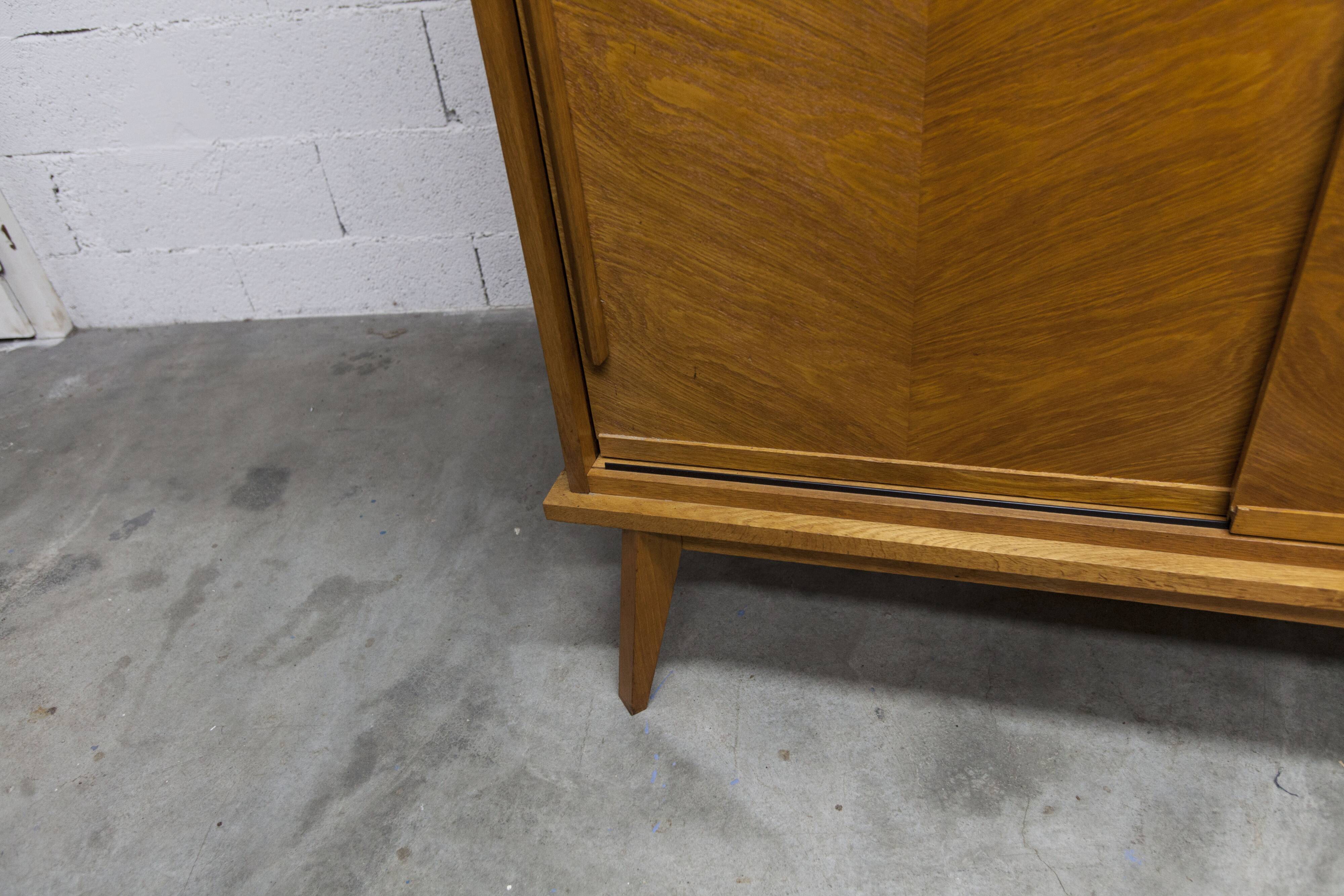 Armoire penderie 1950 pieds compas portes coulissantes plateau neuf