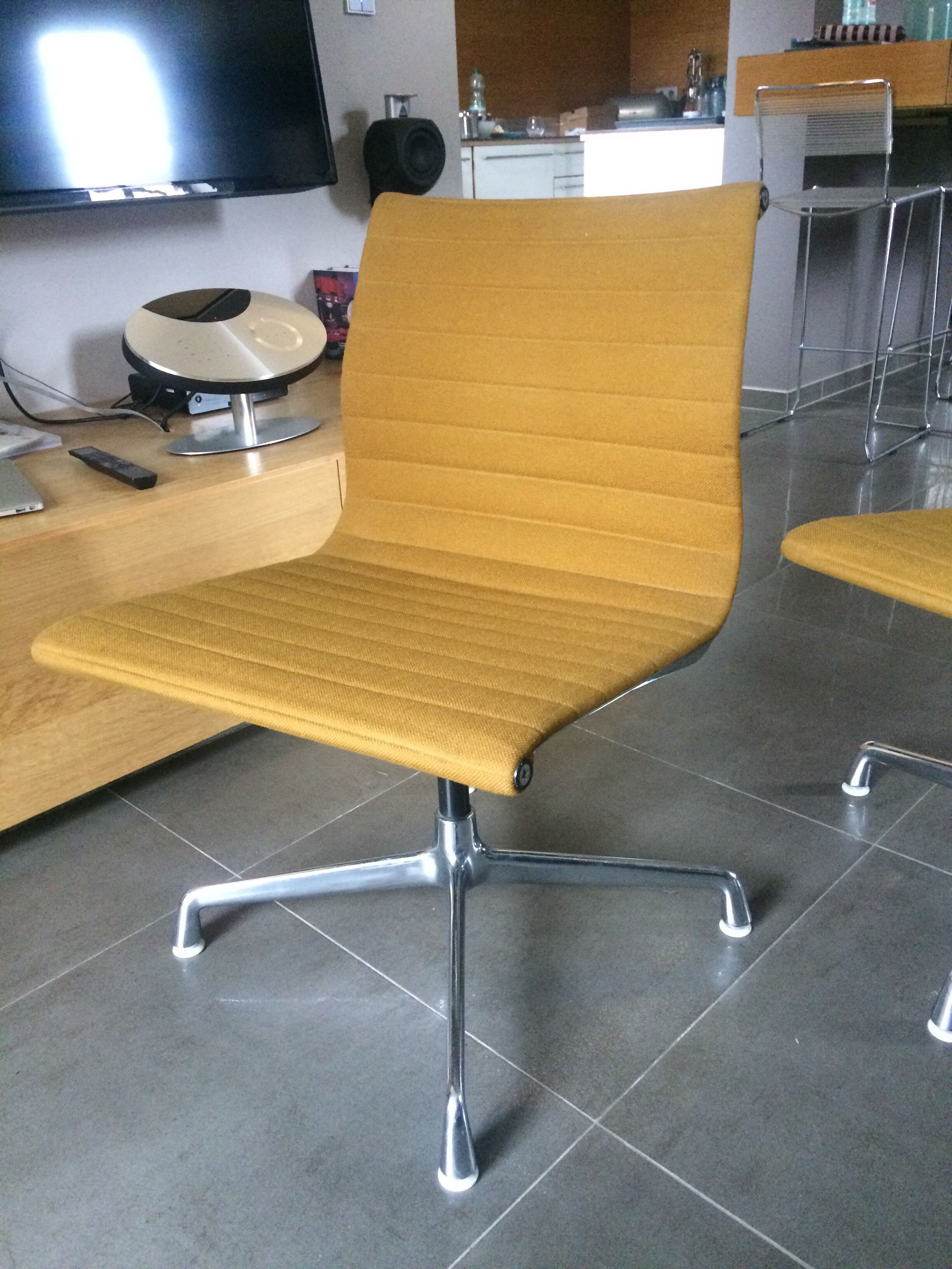 Chairs EA 105 by Charles & Ray Eames for Herman Miller