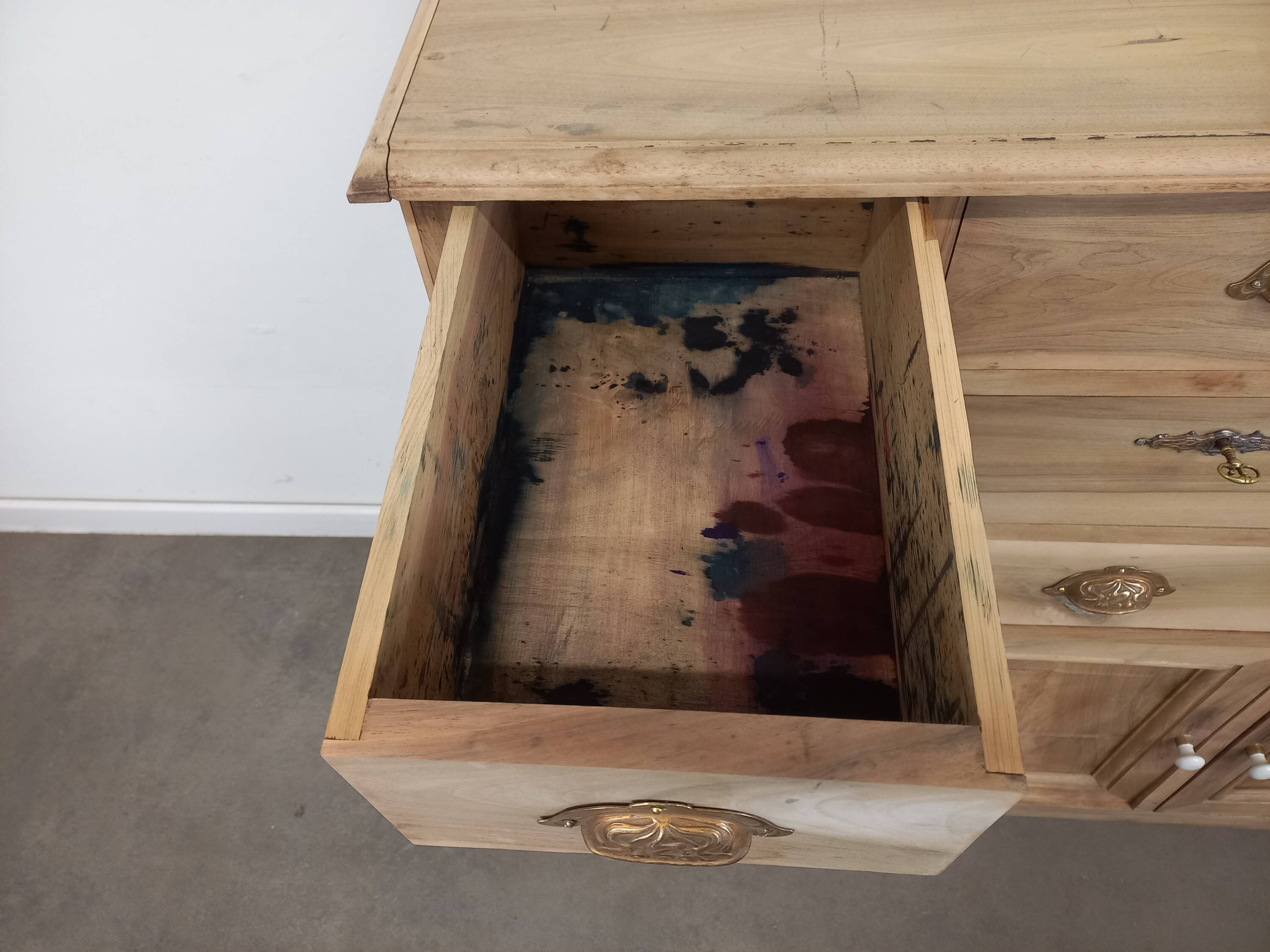 Craft cabinet with drawers