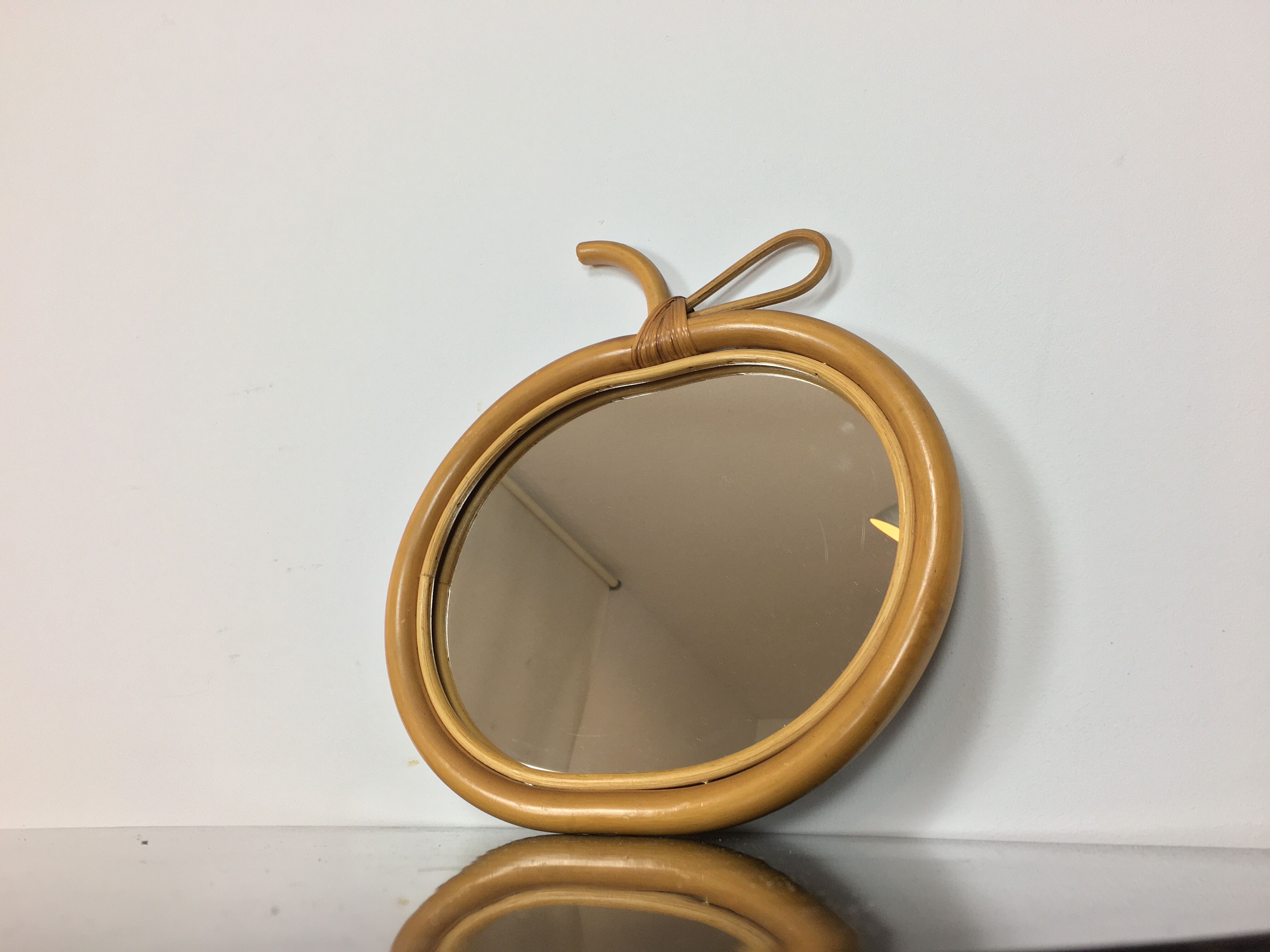 Mirror apple rattan 32 x 33 cm