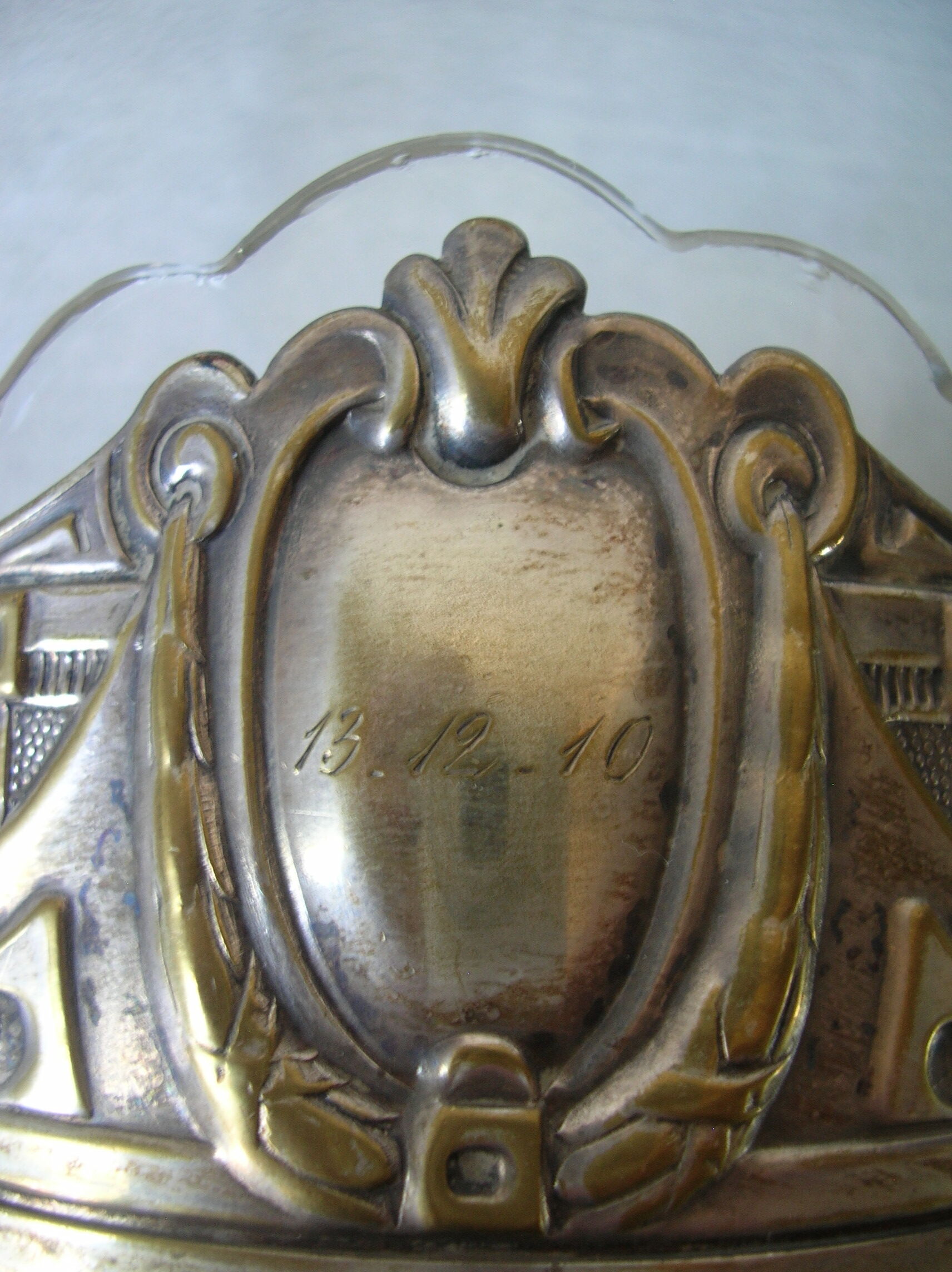 Old drageoir bonbonnière early 20th silver metal dated 1910 monogram S