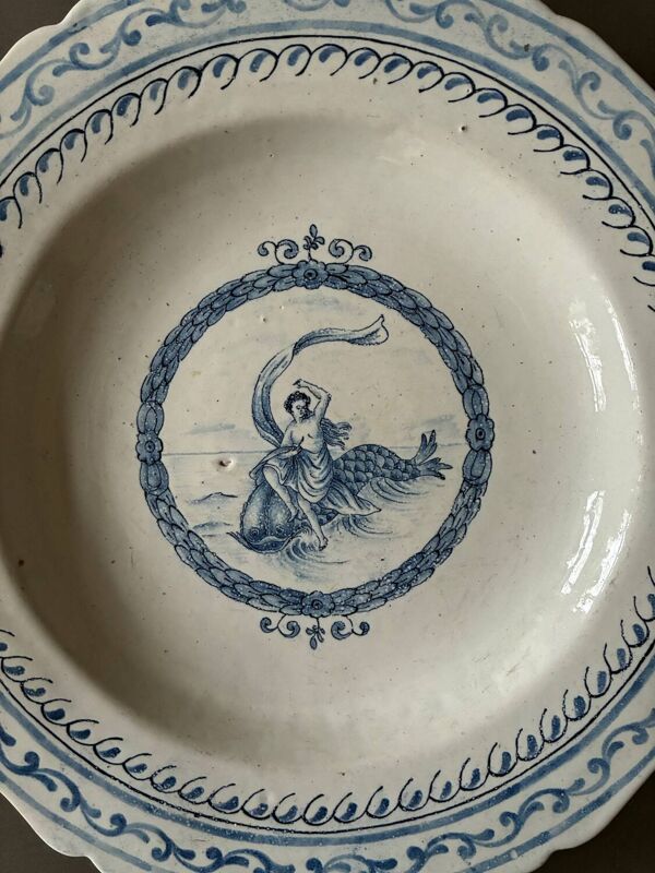 Plat Delft Néréide XVIIe