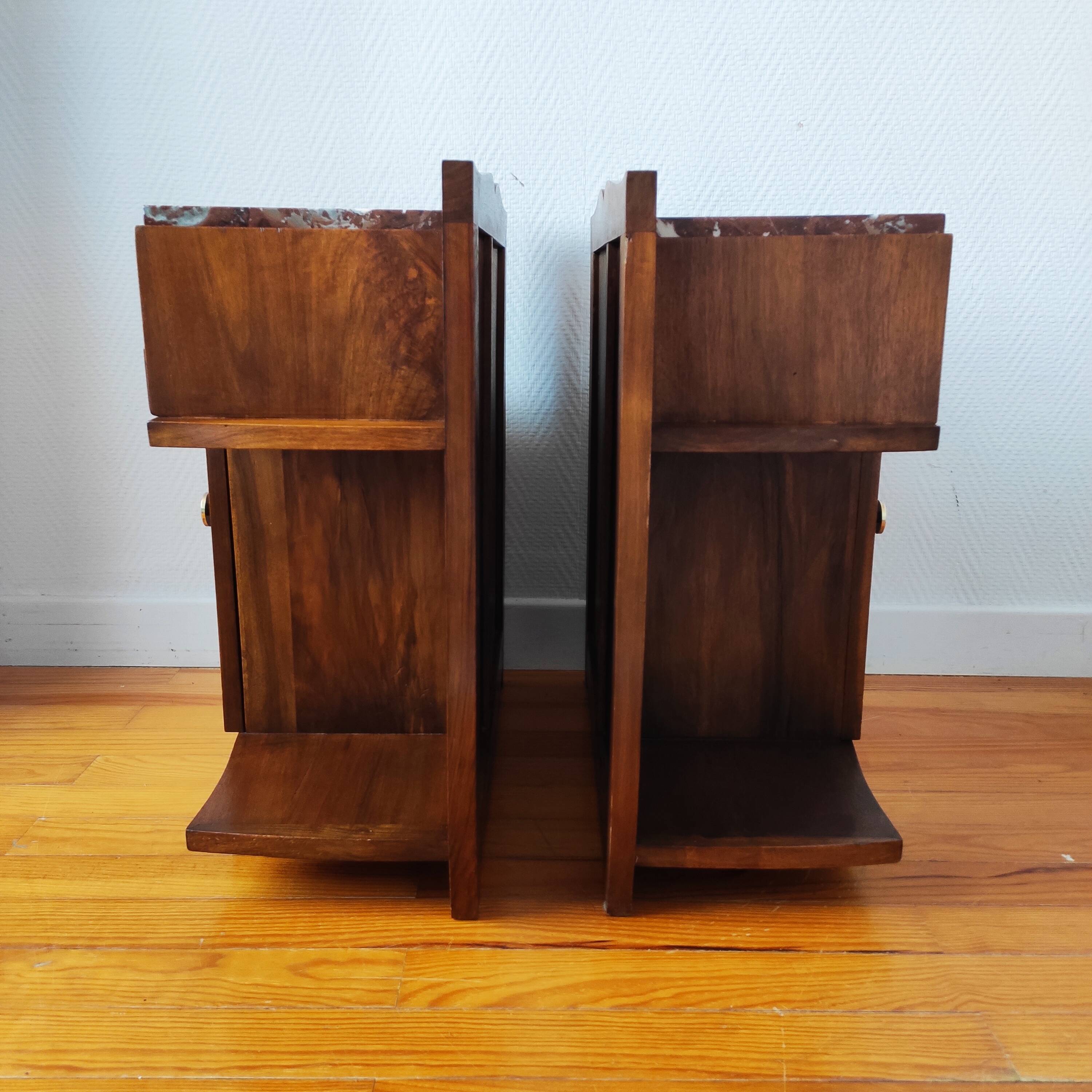 Pair of Art Deco 1930 walnut bedside tables