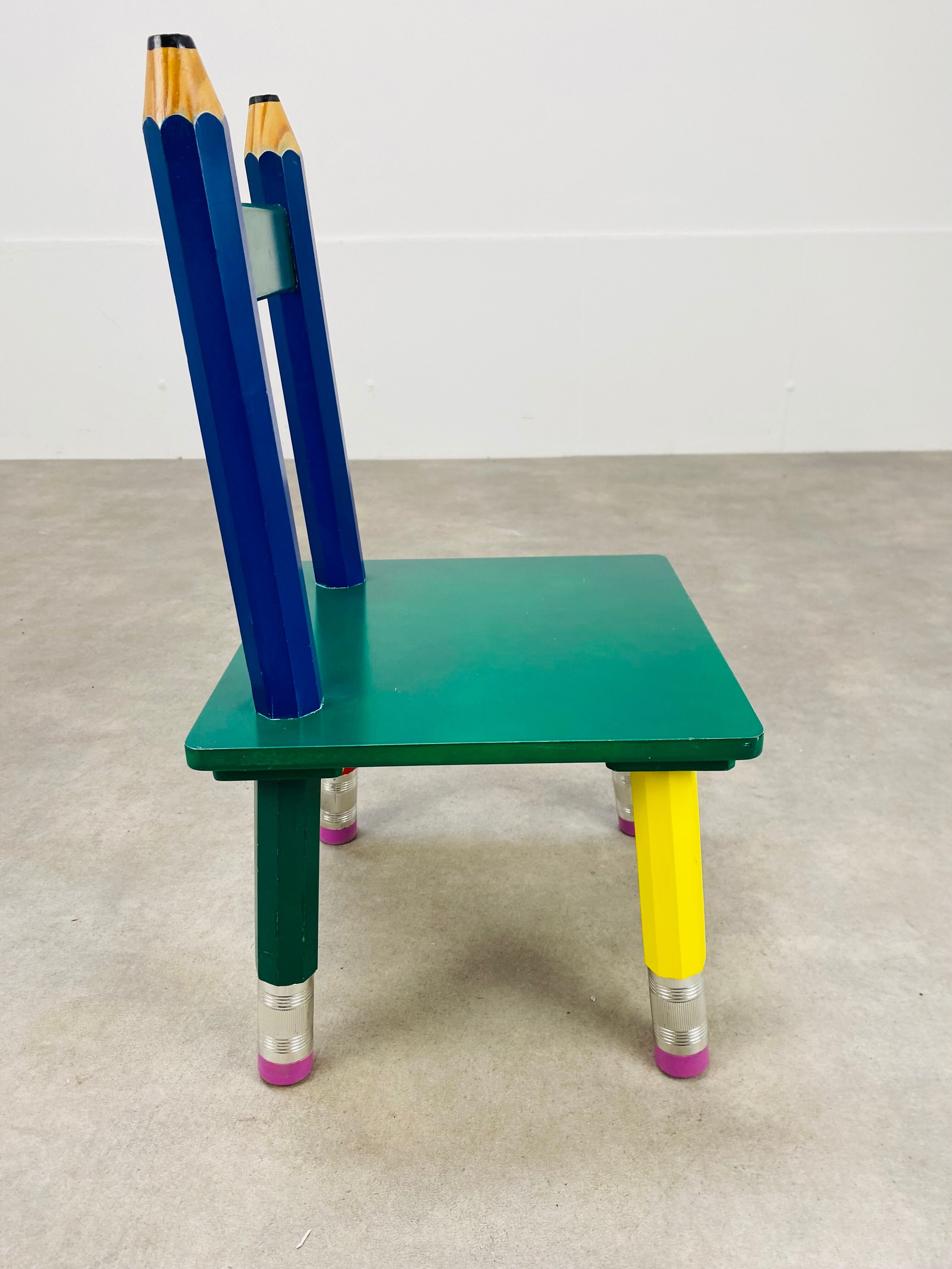 Pierre Sala desk and pencil chair for children