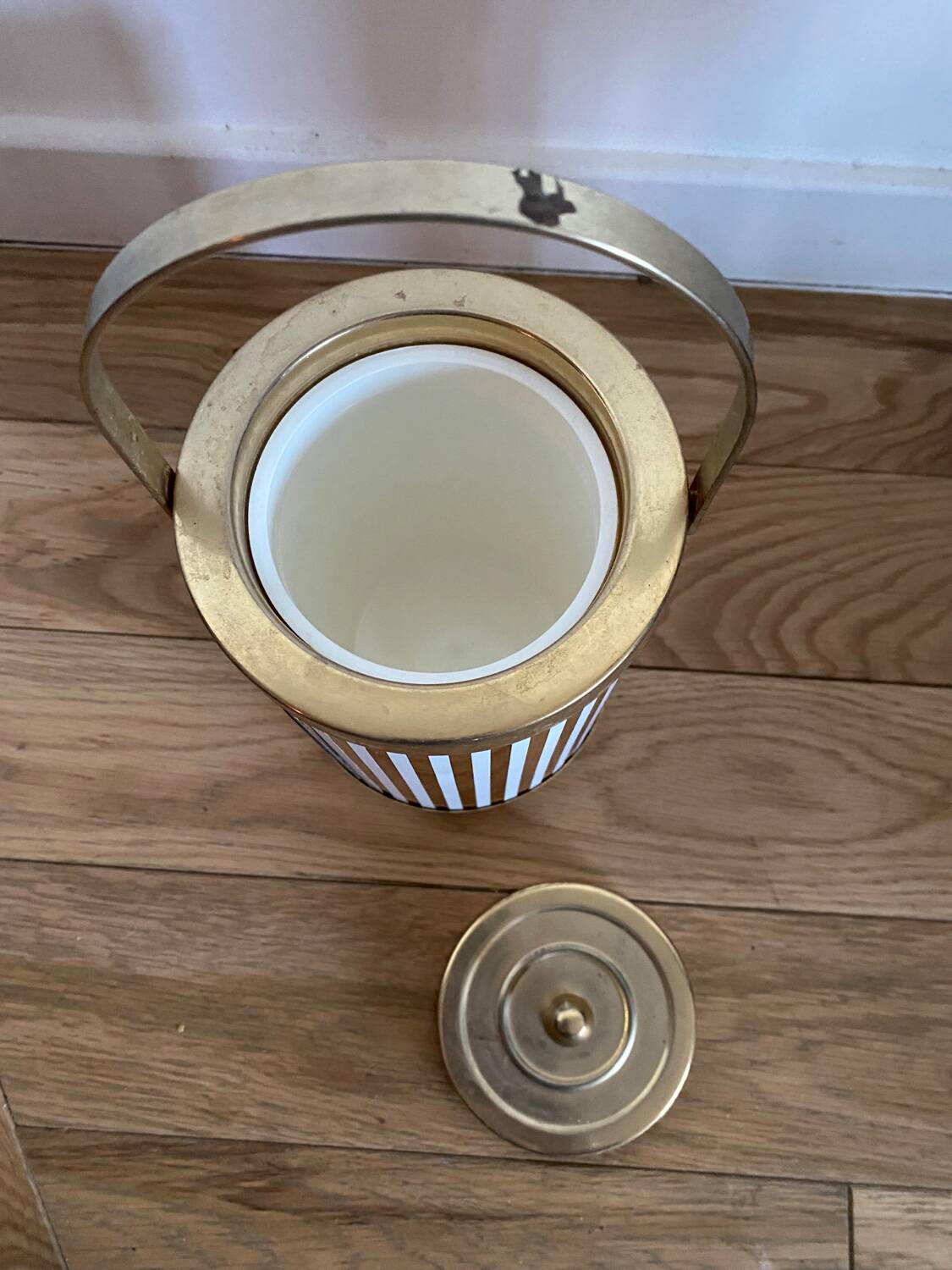 Vintage ice cube tray