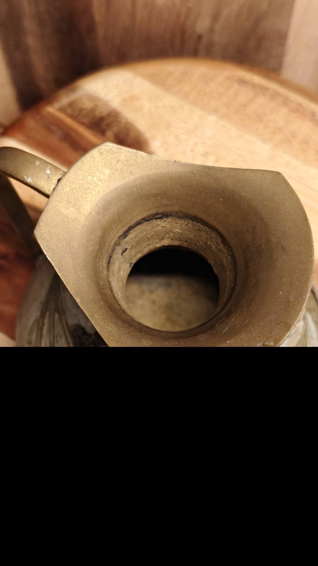 I am selling this very pretty jug/decorative vase in an artisanal style.