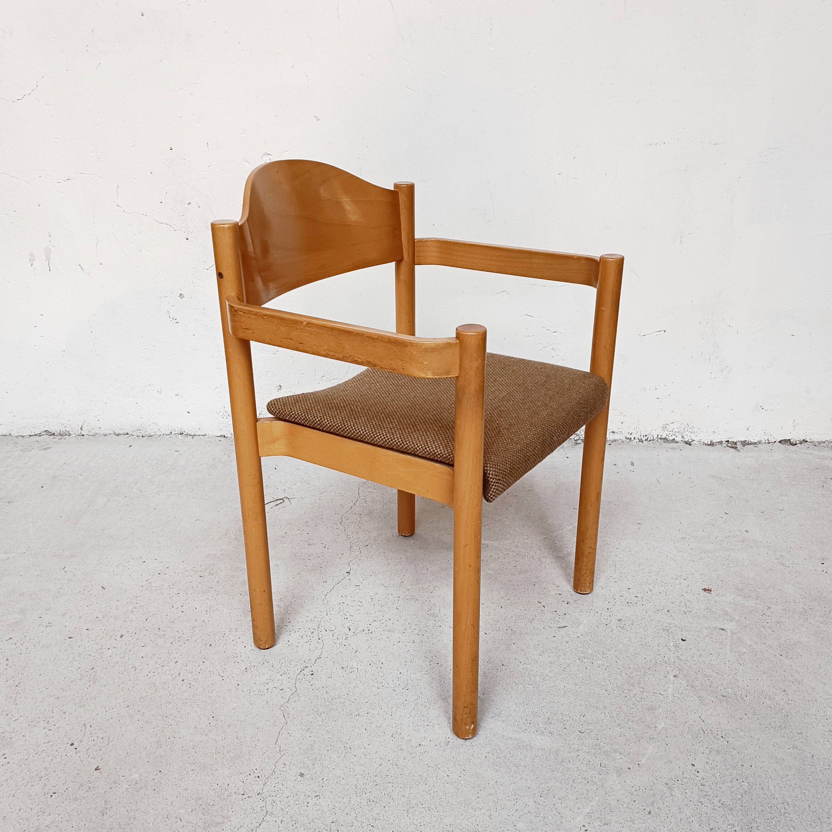 6 chaises Hiller, 1980