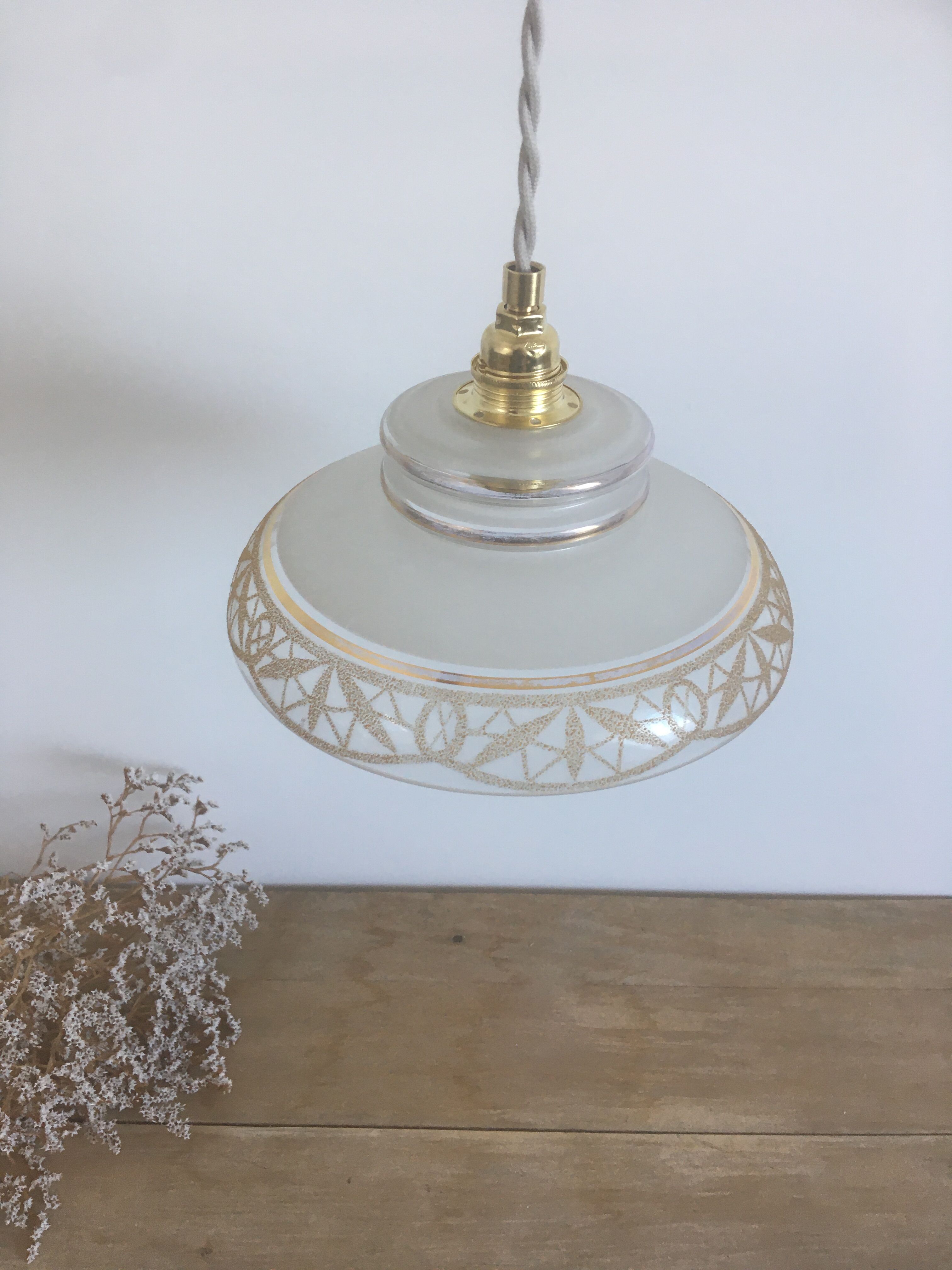 Suspension in white & gold frosted glass