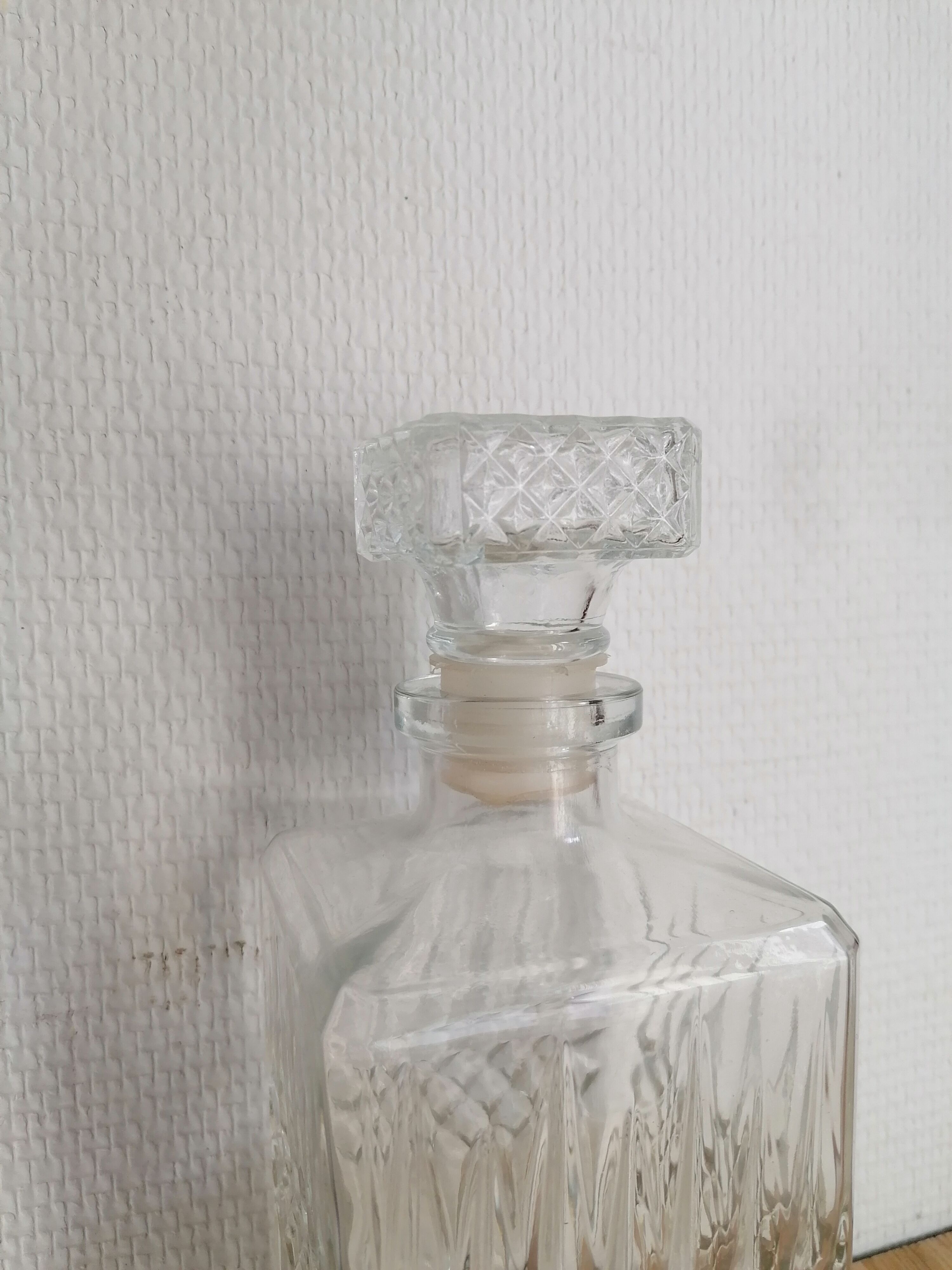Glass carafe