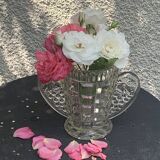 Angel wings vase, in transparent glass with art deco relief pattern