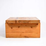 Roland Wilhelmsson coffee table model "Bamse" 1973 in solid pine.