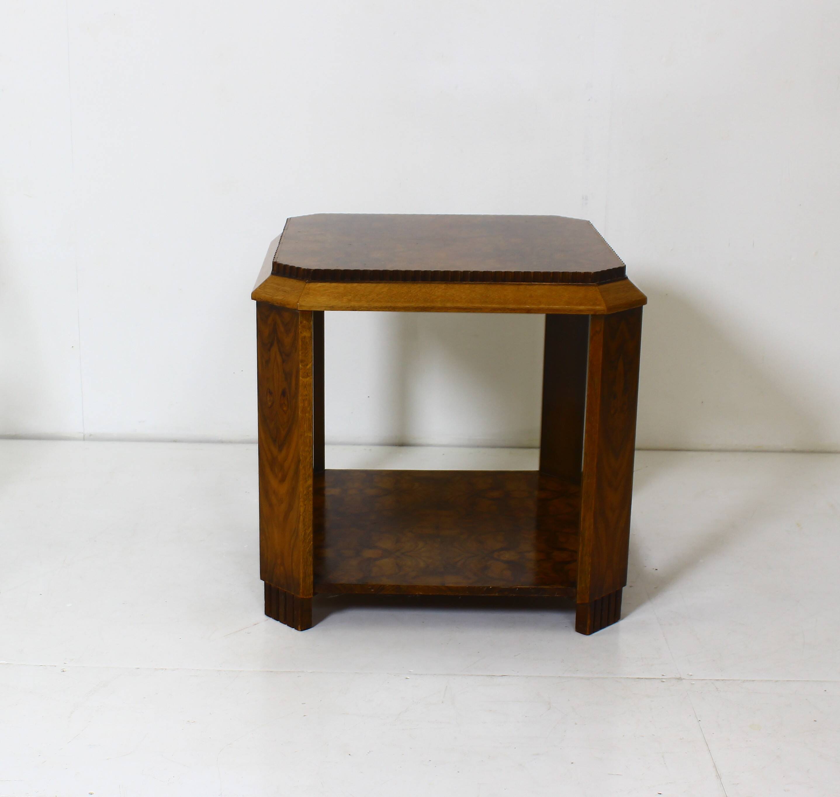 Side table or Art Deco coffee table in walnut and oak burl.