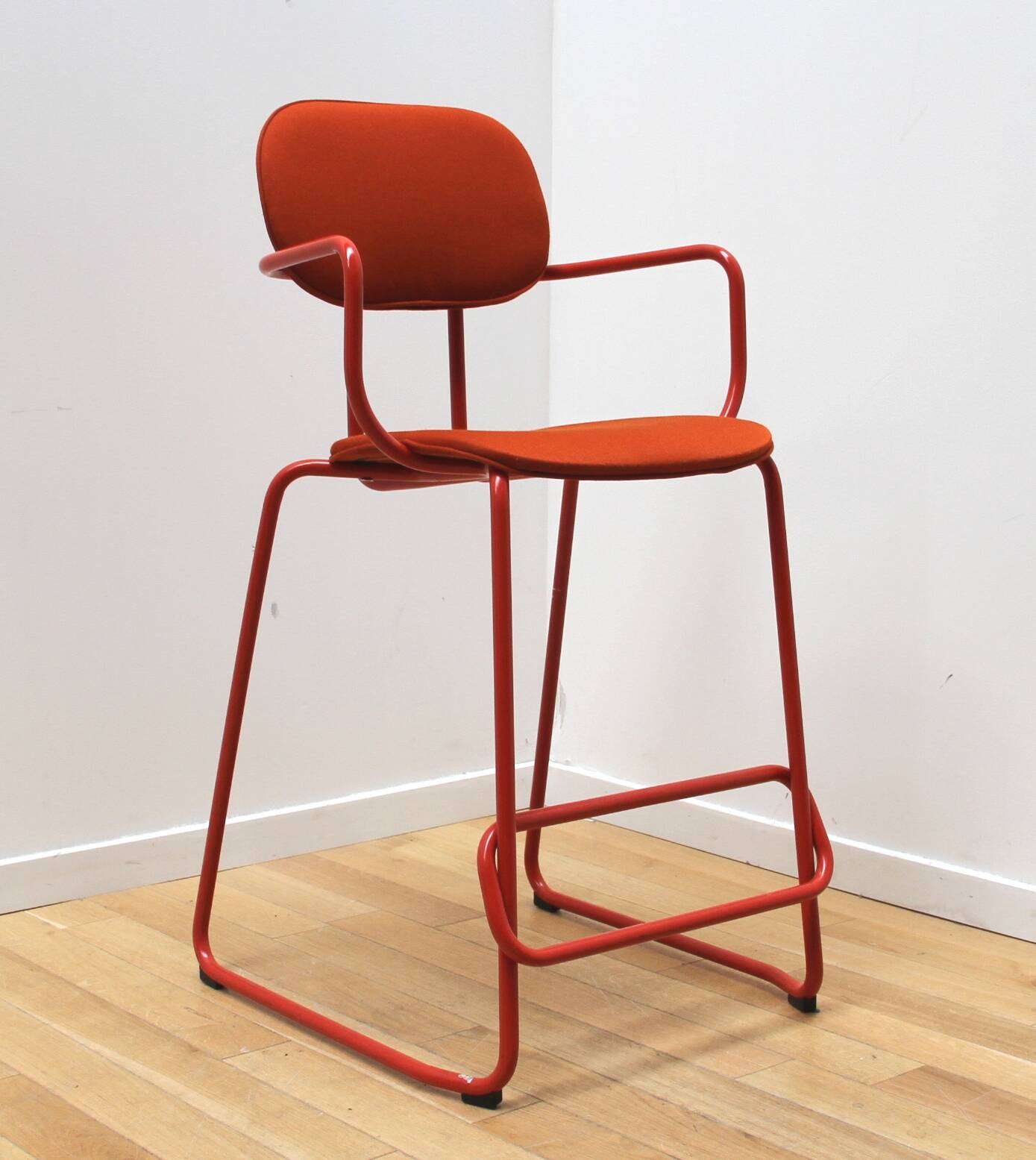 New School high chair, MDD