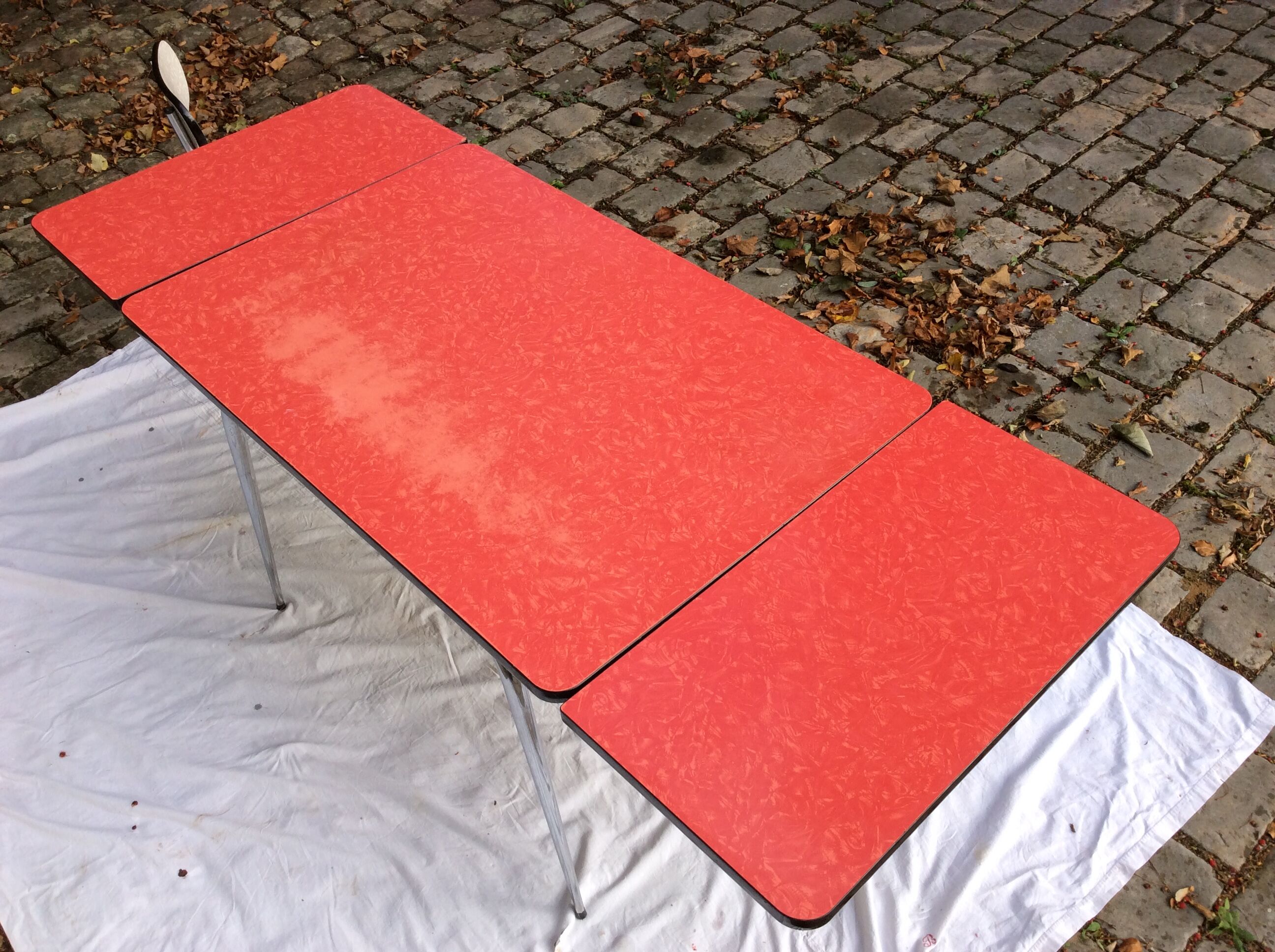 Kitchen 60' + 1 matching Chair table