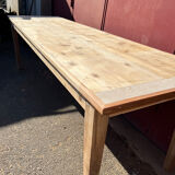 Spindle leg farm table