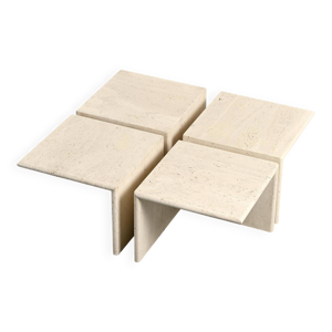 Suite de quatre tables