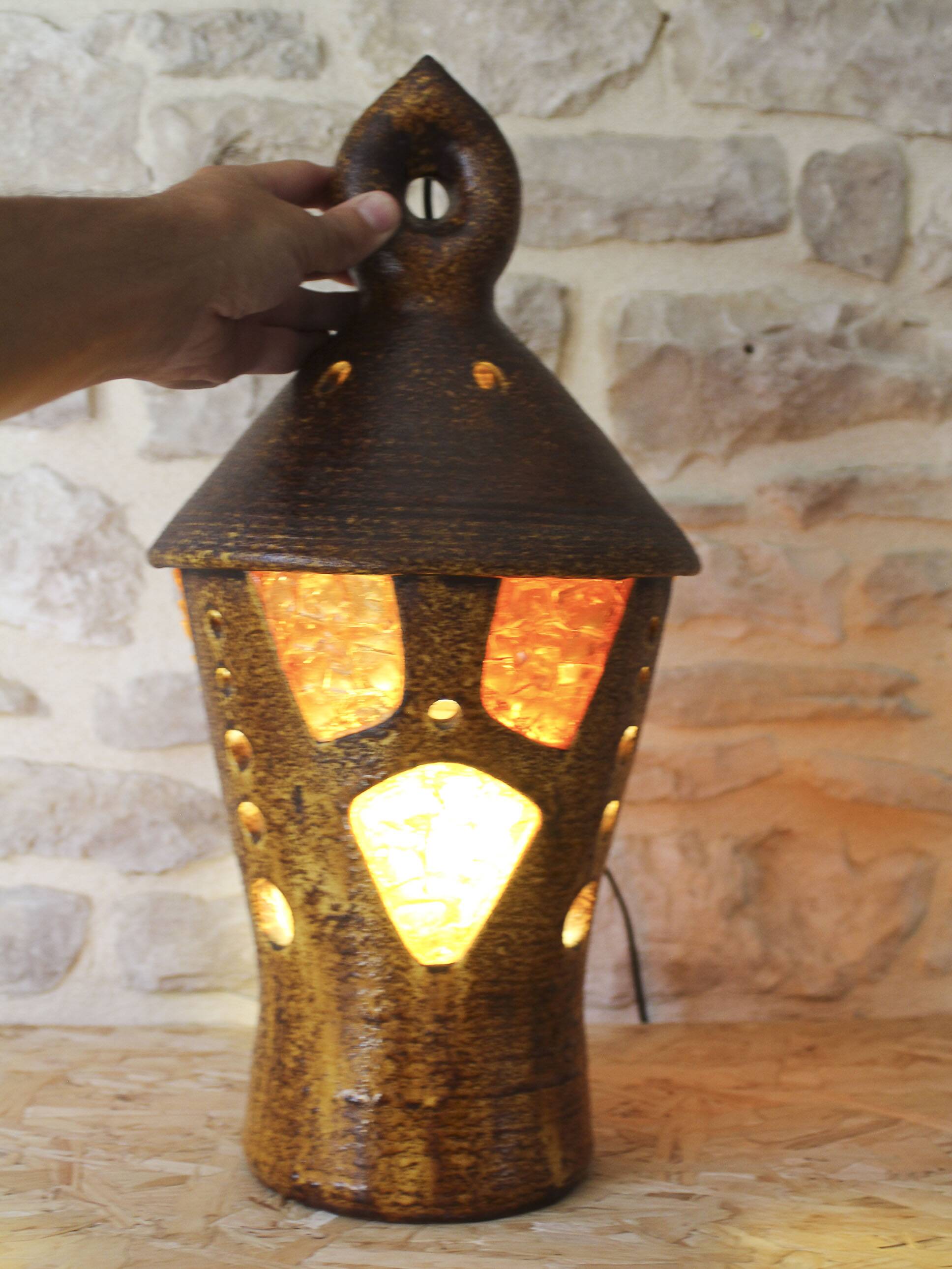 Accolay ceramic and resin pendant light