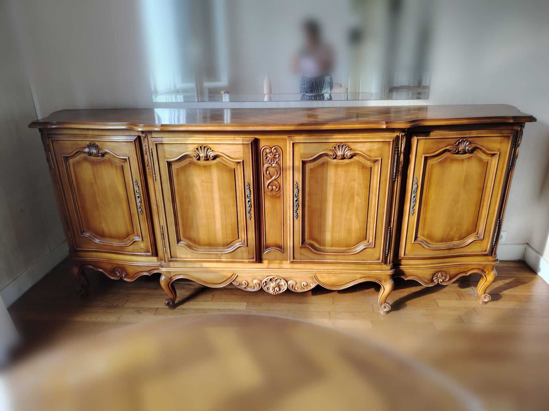 Bahut style Louis XV