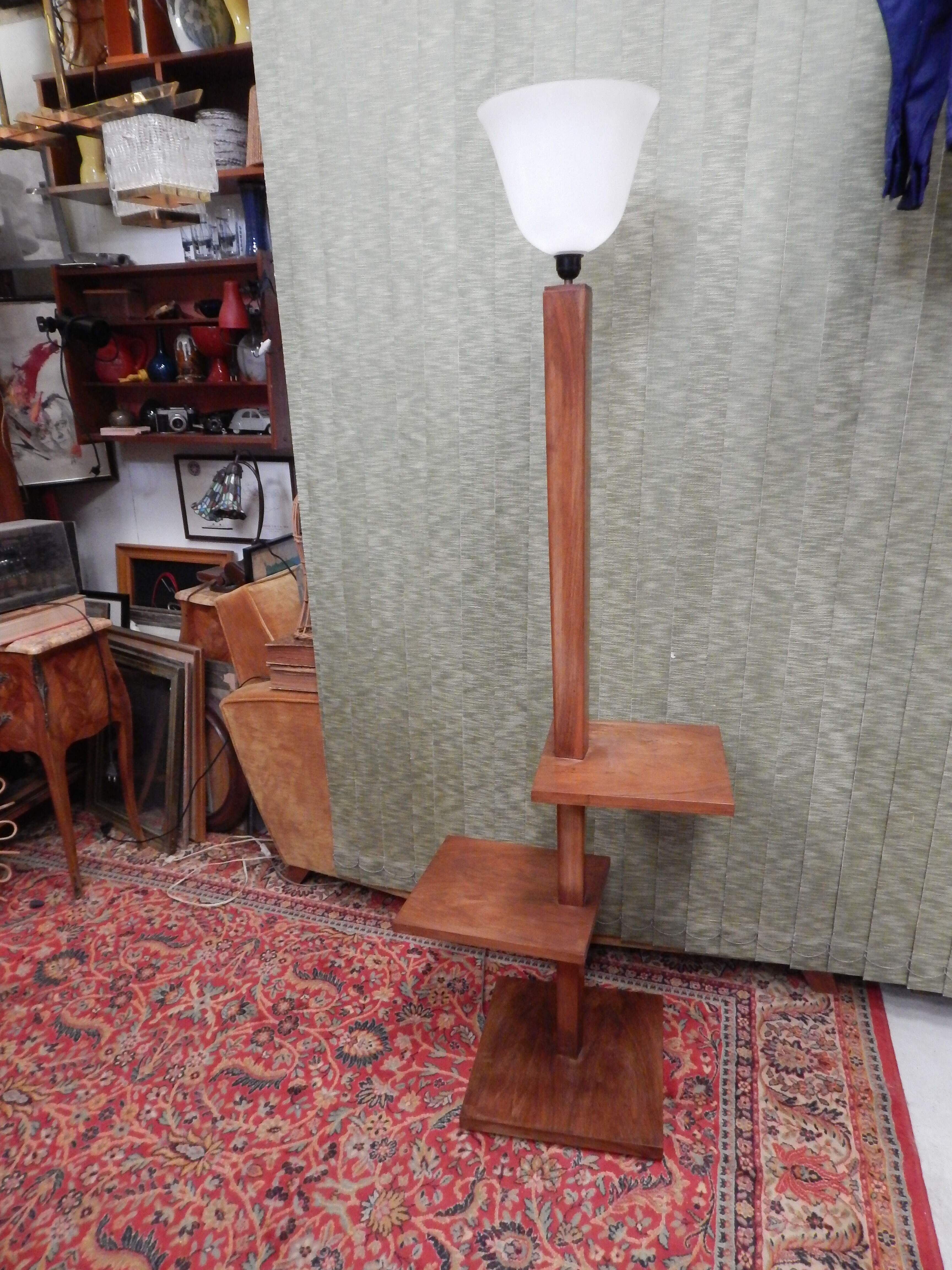 Lampadaire a tablette en palissandre epoque art deco
