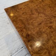 Table basse italienne laque loupe d’orme