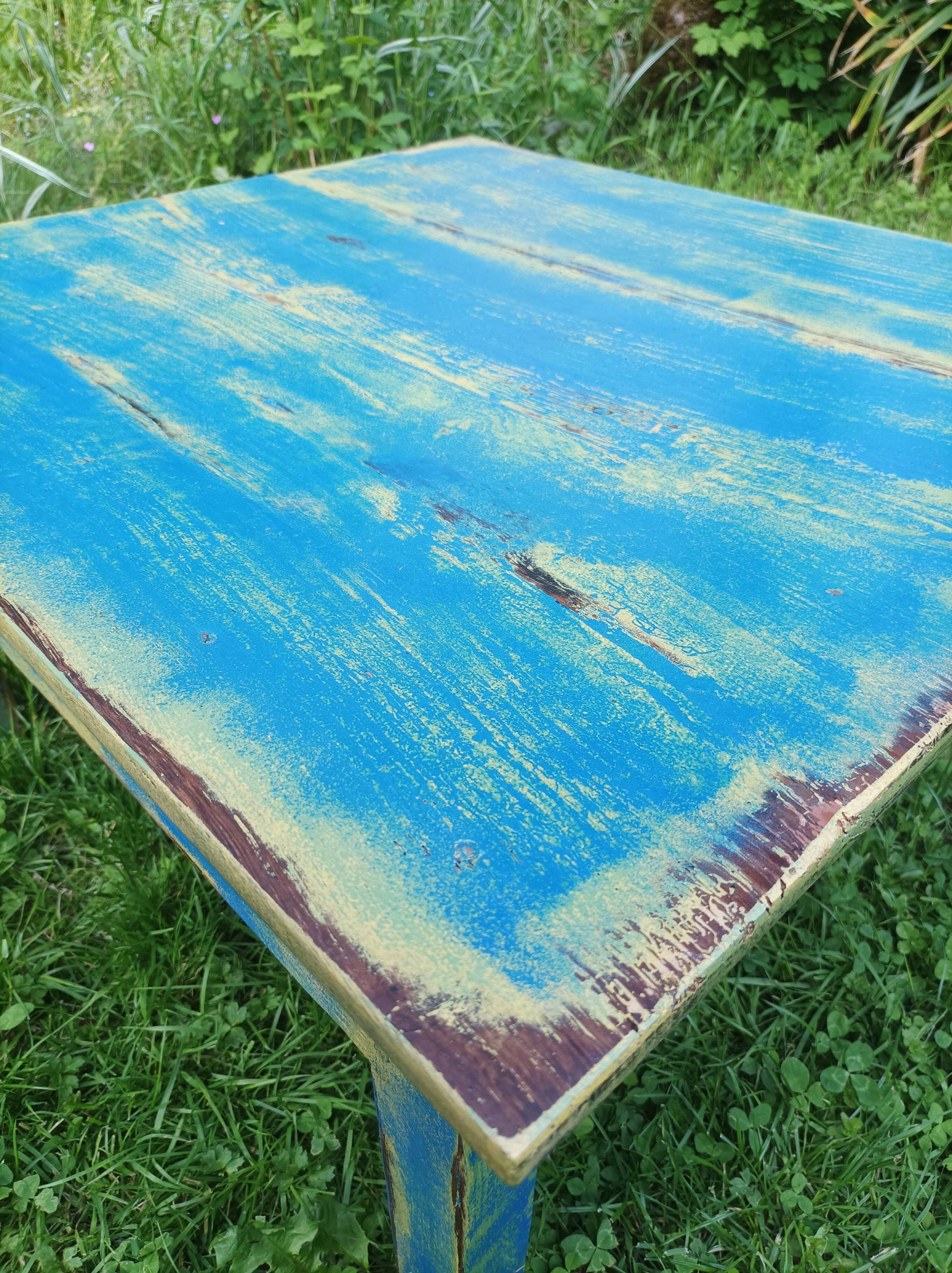 Table basse colorée
