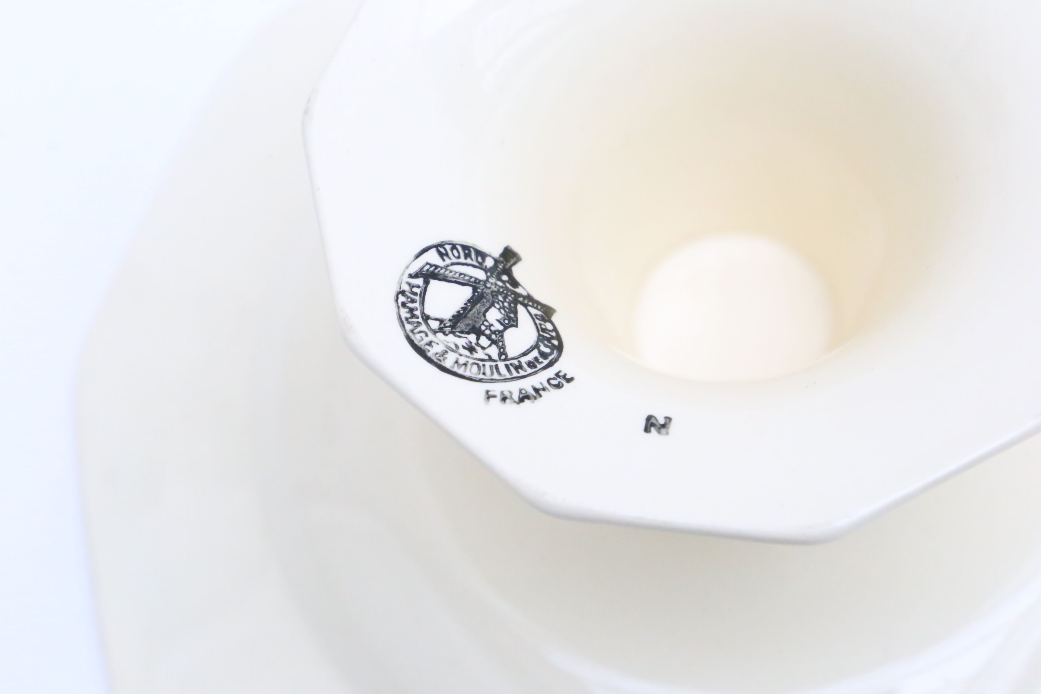 Moulin des Loup serving dish on piedouche