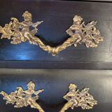 Commode tombeau patine noire style Louis XV