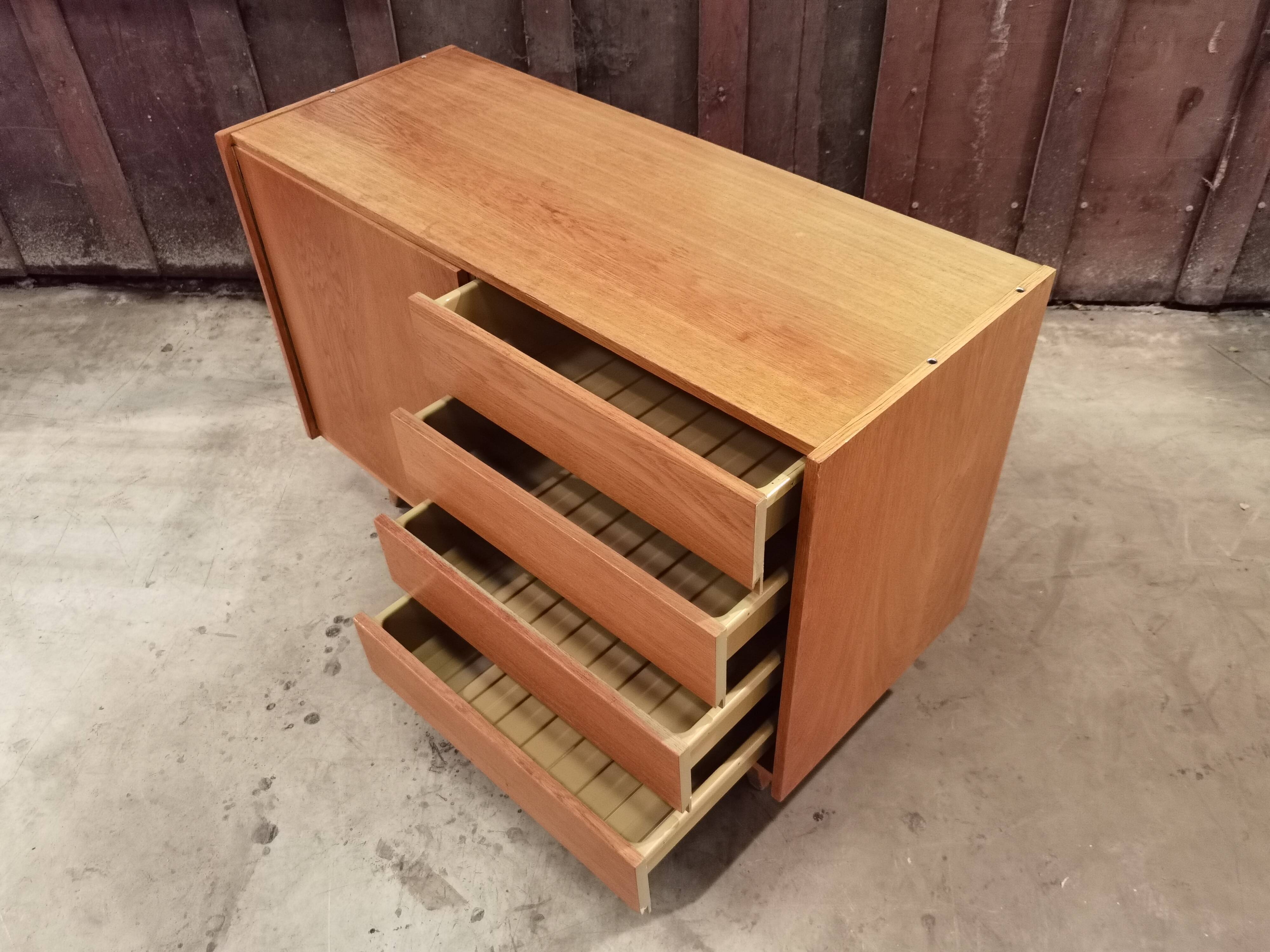 Buffet, U 458 by Jiri Jiroutek