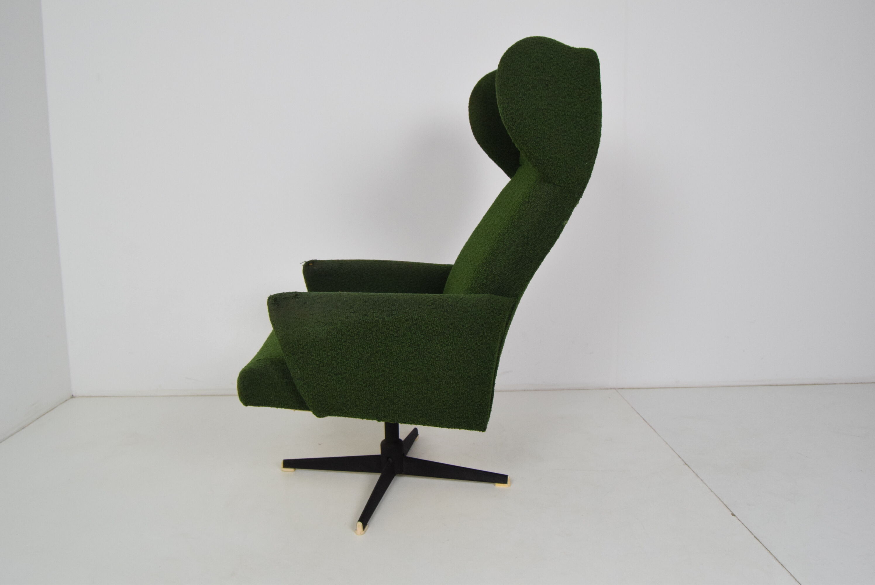 Swivel Armchair in the middle  of the century,1970's.