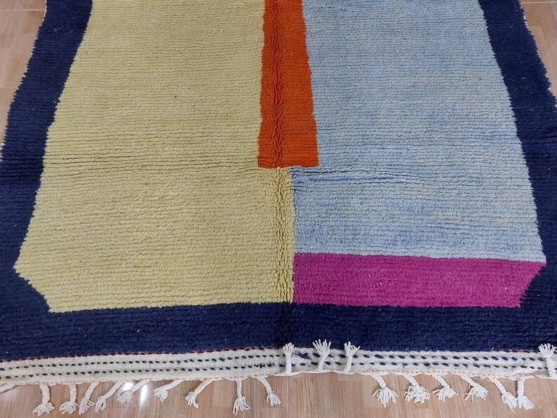 Traditional handmade Berber rug, size 200 x 250 cm