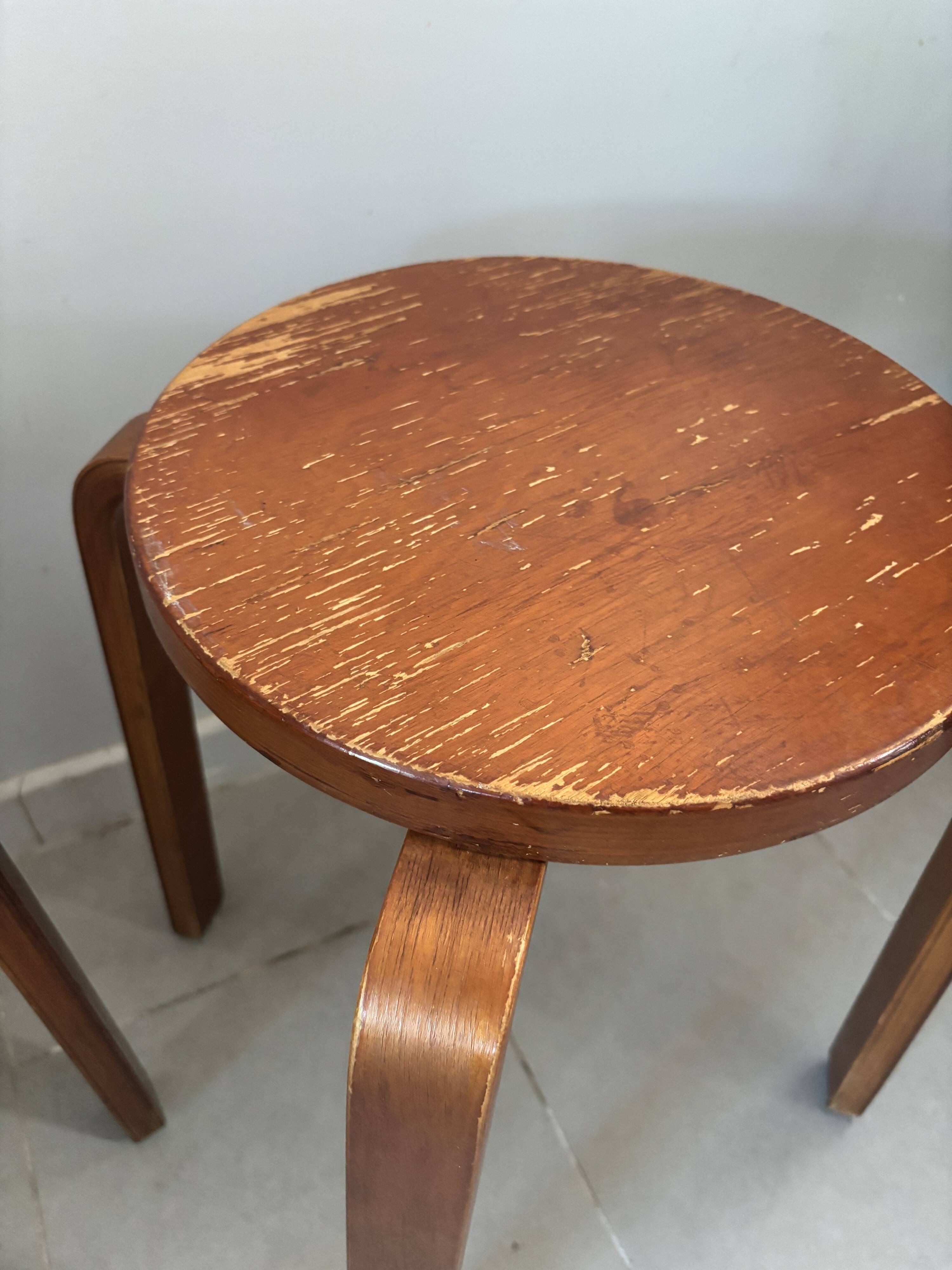 Pair of Artek stools model E60 (rare version with 4 legs), Alvar Aalto