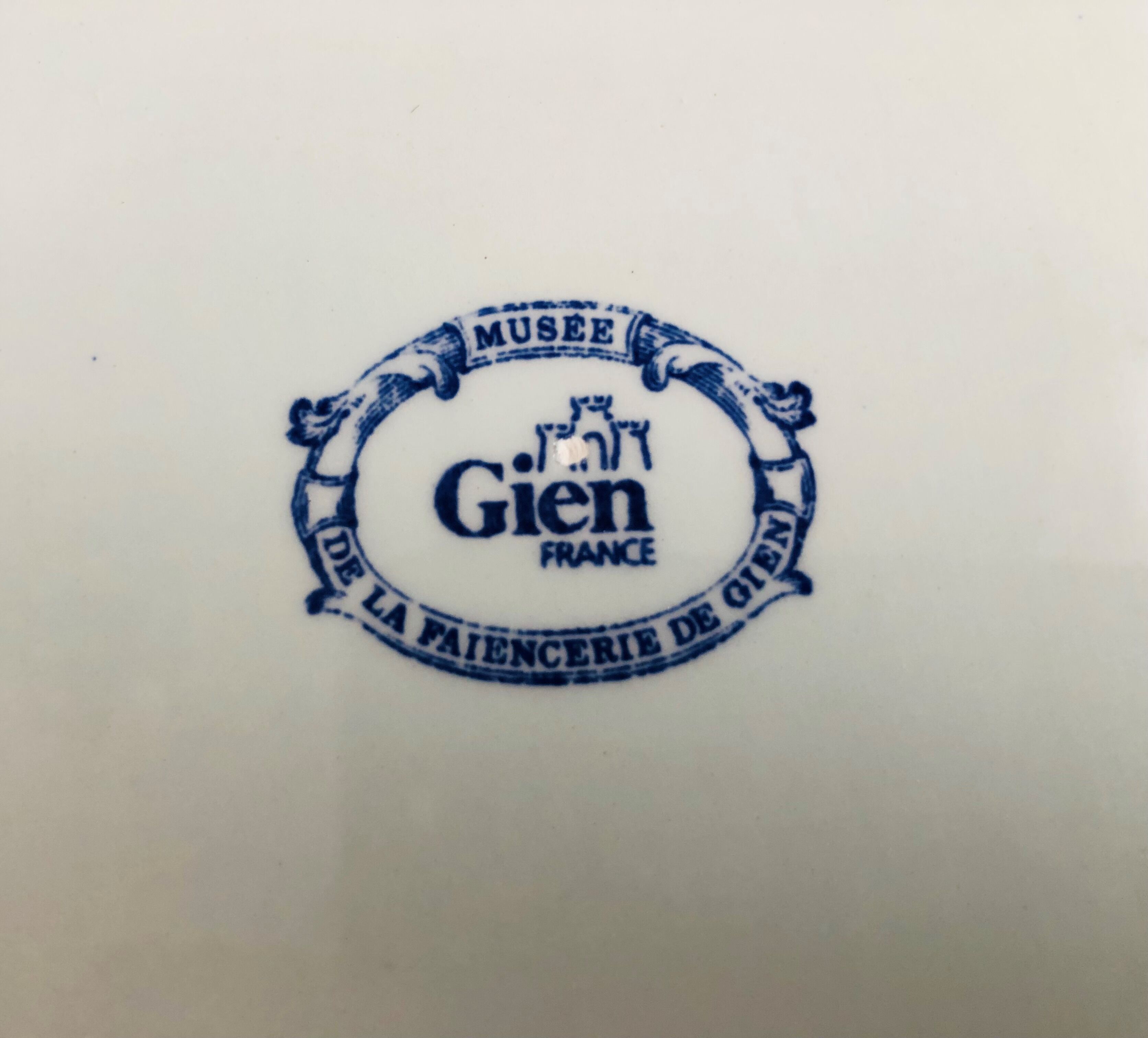 Centerpiece in gien earthenware