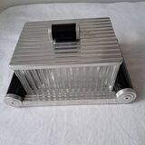 Biscuit tin on its mirrored tray, 1920